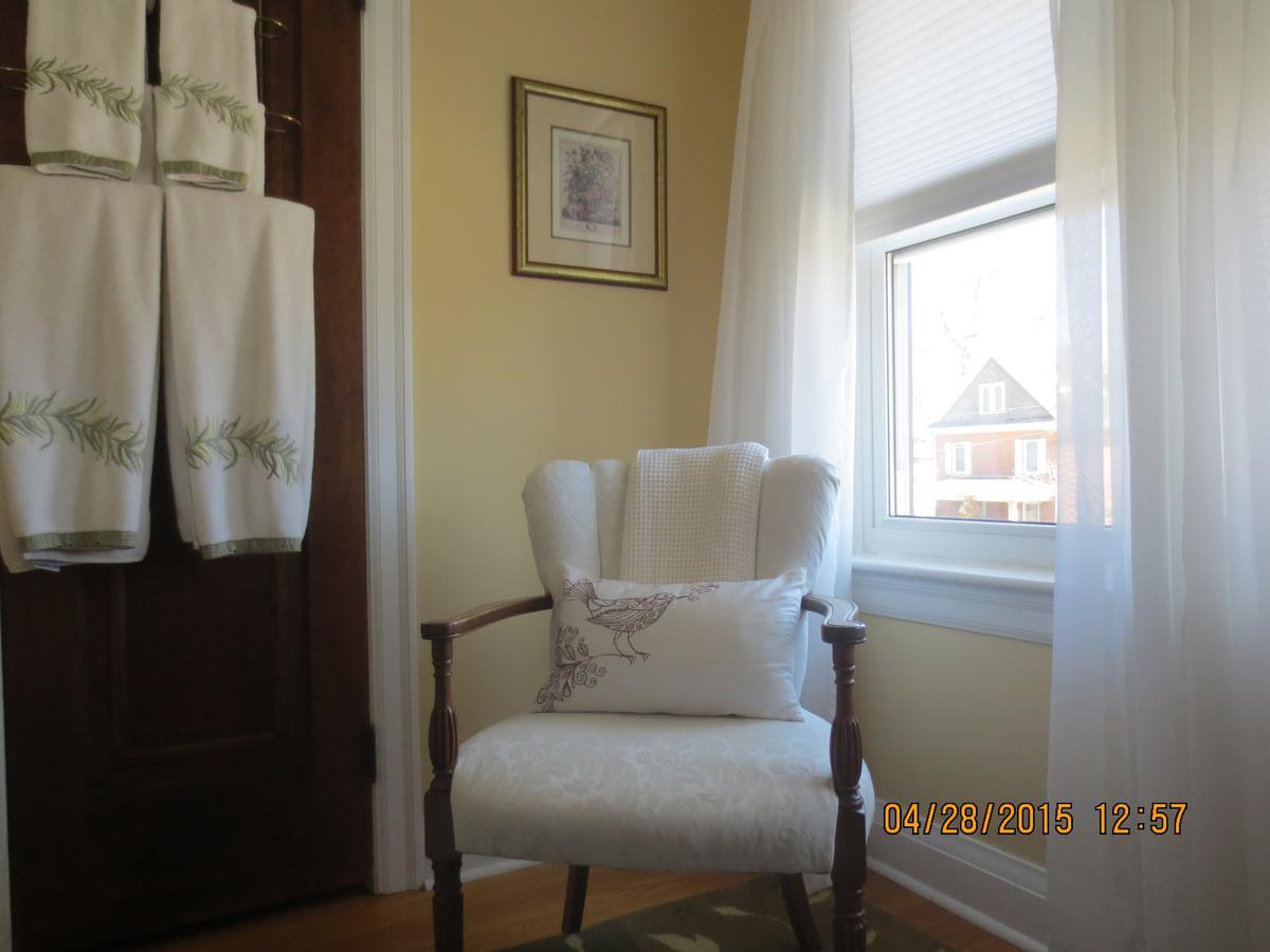 Robinsong Bed & Breakfast Thorold Room photo